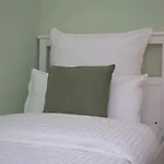 Apartment Comfortable & 3-room-apartment In L Self-check-in I Parking, Elevator & Balkony Hannover
