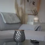 Comfortable & 3-room-apartment In L Self-check-in I Parking, Elevator & Balkony Apartment Hannover