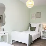 דירה Comfortable & 3-room-apartment In L Self-check-in I Parking, Elevator & Balkony *