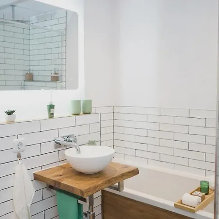 Appartement Comfortable 3 I 81 M2 I L Self-check-in I Wifi & Netflix