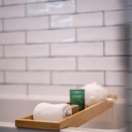 Comfortable 3 I 81 M2 I L Self-check-in I Wifi & Netflix Apartment