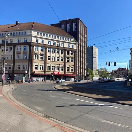 Apartment Comfortable 3 I 81 M2 I L Self-check-in I Wifi & Netflix