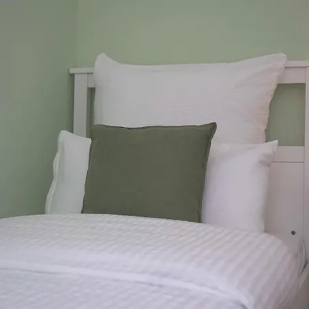 Lejlighed Comfortable & 3-room-apartment In L Self-check-in I Parking, Elevator & Balkony Hannover