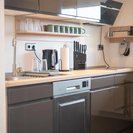 Comfortable & 3-room-apartment In L Self-check-in I Parking, Elevator & Balkony Hanovre