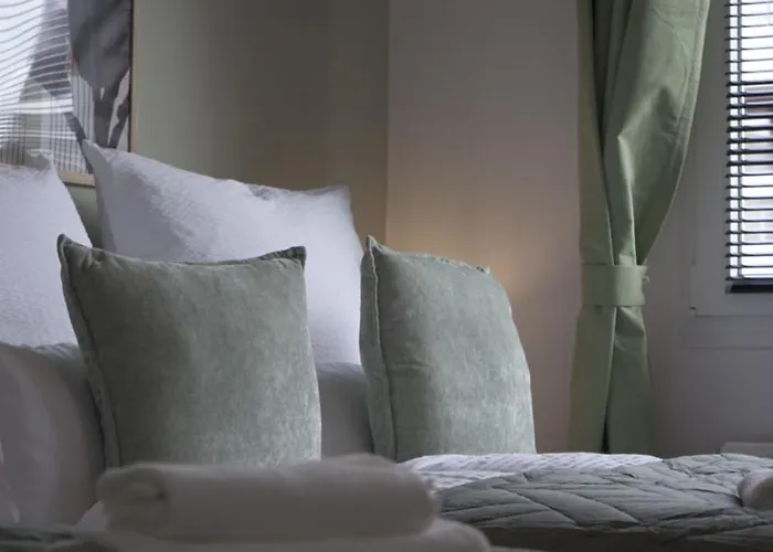 Comfortable & 3-room-apartment In L Self-check-in I Parking, Elevator & Balkony 汉诺威